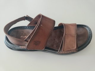Sandalias de piel para hombre