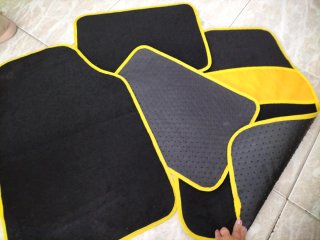 Juego de 4 alfombrillas universales para coche