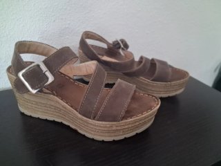 Zapatos Talla 35 Marrones y Negros nuevos