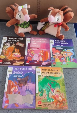 5 libros de lectura de RASI y dos peluches de RASI