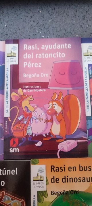 5 libros de lectura de RASI y dos peluches de RASI
