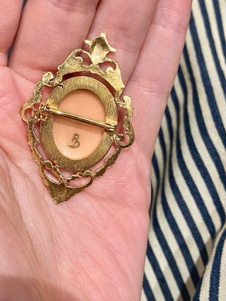 Broche esmaltado flores