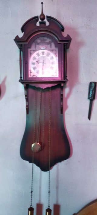 Reloj de péndulo antiguo madera