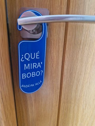 Cartel de puerta
