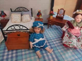 mobiliario y muñecas lote