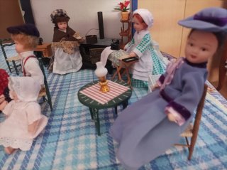 mobiliario y muñecas lote