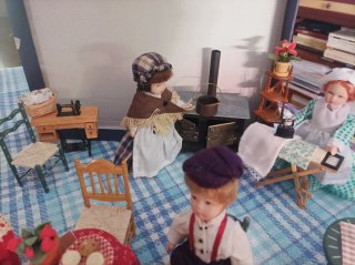 mobiliario y muñecas lote