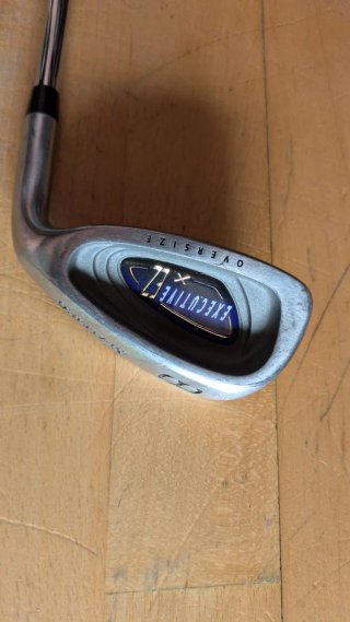 Palo de golf Spalding número 8