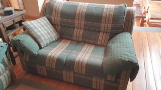 Coppia divani di cui divano letto