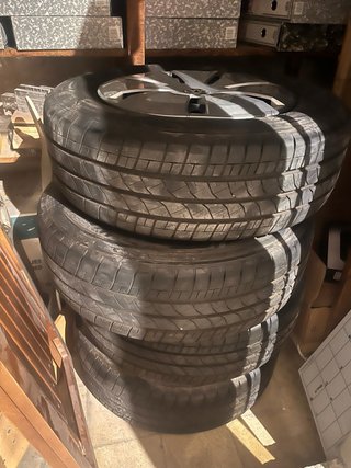 4 ruedas completas VW Transporter T6.1 215/65 R16