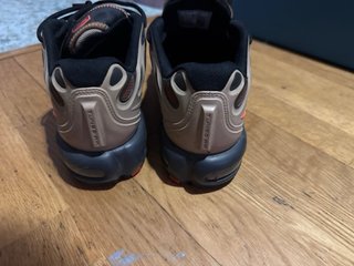 Nike Tuned Drift verdaderas y prácticamente nuevas