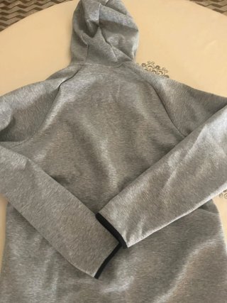 Chaqueta Under Armour Gris con Capucha