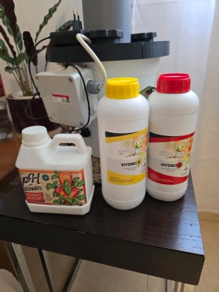 Torre Hidropónica Automática 3D (16 Plantas) + Kit