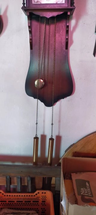 Reloj de péndulo antiguo