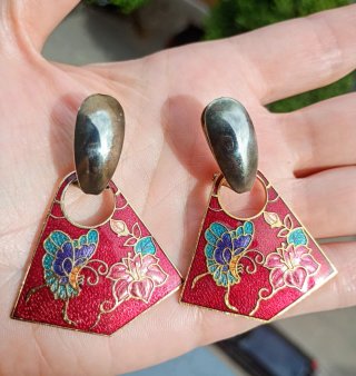 Pendientes antiguos esmaltados mariposa flor.