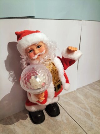 Papá Noel musical y animado con bola de luz