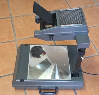 Proyector de Transparencias 3M portátil