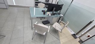 Mesa oficina, cajonera y sillas