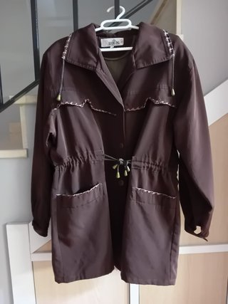 Chaqueta/gabardina marrón
