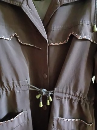 Chaqueta/gabardina marrón