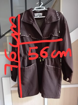 Chaqueta/gabardina marrón