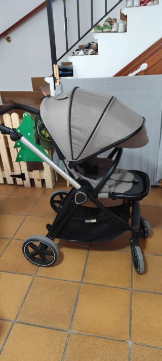 Carro de paseo con capazo y maxicossi