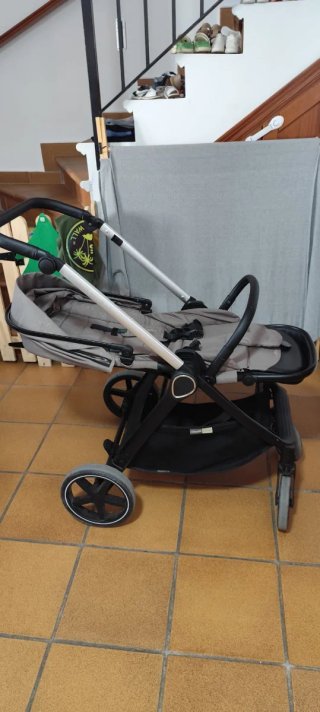 Carro de paseo con capazo y maxicossi