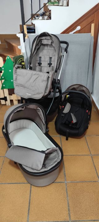 Carro de paseo con capazo y maxicossi