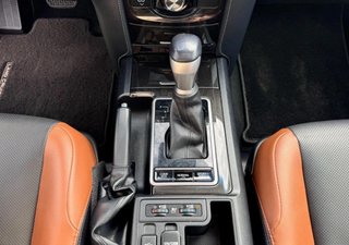 Toyota Land Cruiser 150 2023