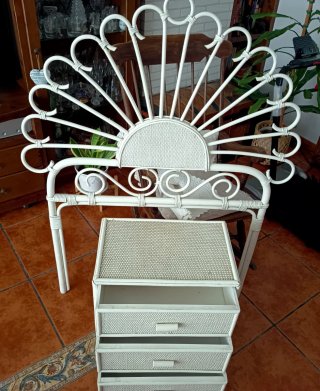 Muebles de mimbre mesita de 3 cajones y cabecero