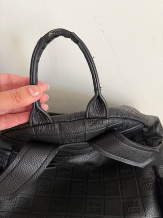 Mochila Steve Madden pequeña negra