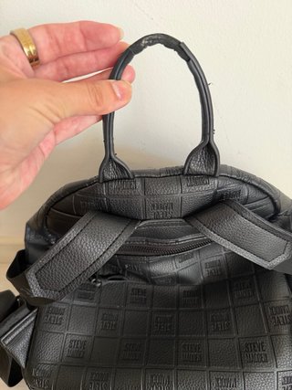 Mochila Steve Madden pequeña negra