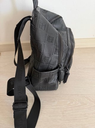 Mochila Steve Madden pequeña negra