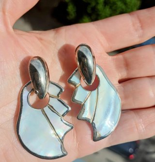 Pendientes antiguos nácar.