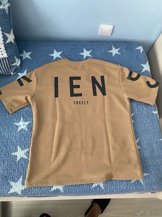 Camiseta oversize marrón