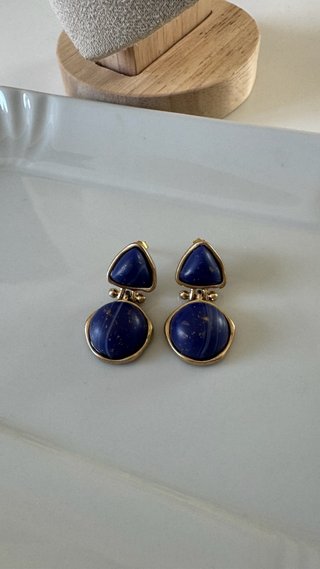 Orecchini blu pendenti dorati