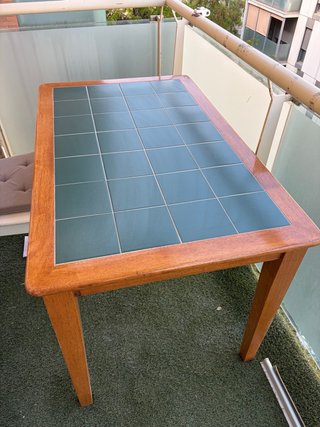Mesa Terraza Madera y Azulejos Verdes