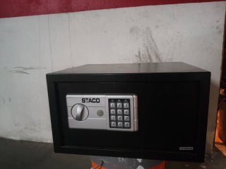 Caja Fuerte Electrónica STACO NUEVA A ESTRENAR!