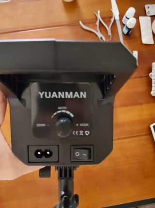 Foco LED Yuanman YM600-SS con control. NUEVO