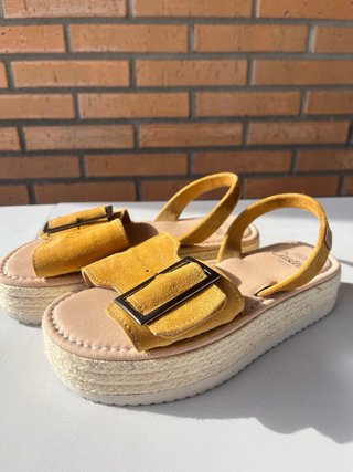 Sandalias Castell Mujer Amarillas Esparto