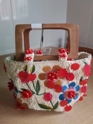 Bolso Zara bordado flores