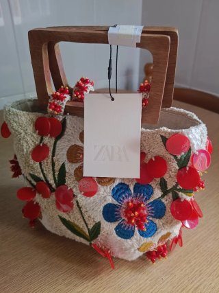 Bolso Zara bordado flores