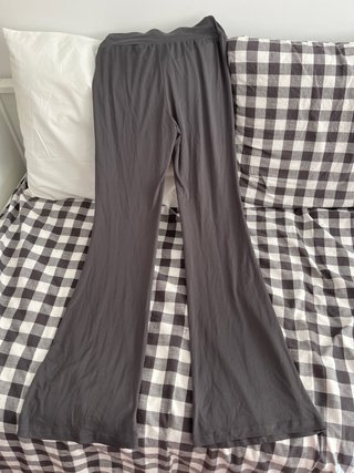 Pantalones campana grises