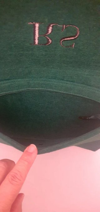 Bolso de hombro verde con iniciales RS