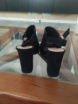 Zapatos de tacón negros