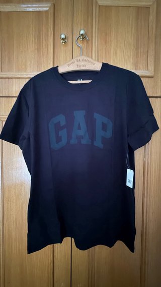 Camiseta Gap Negra Logo Grande