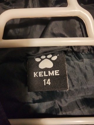 Cazadora acolchada Kelme negra