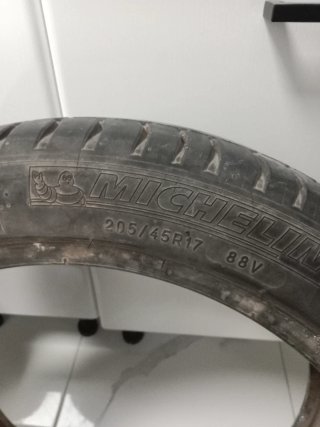 Neumático Michelin 205/45R17 88V