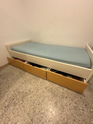 Cama individual blanca con 2 cajones