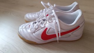 Nike Gato SE Blancas Rojas